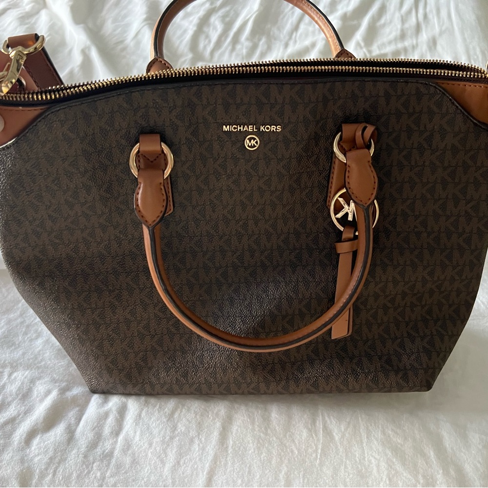 Michael Kors Crossbody